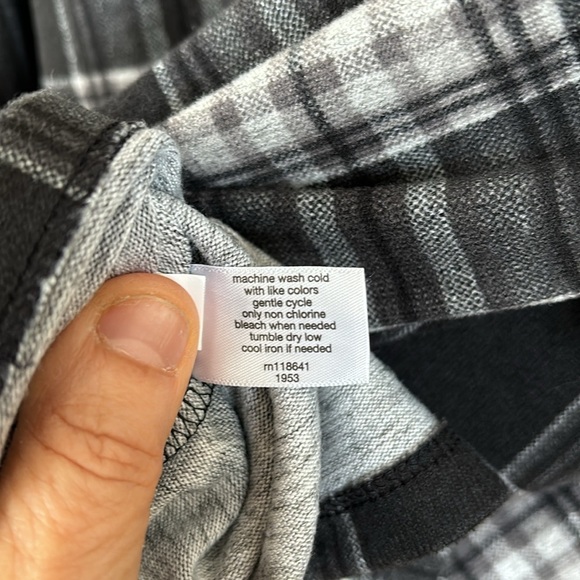 ❤️2/$15 or 3/$21❤️Lane Bryant Black/White Plaid Long Sleeve Top, Size 18/20 - Picture 10 of 10